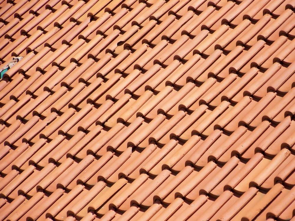 tile-roof-244052.jpg